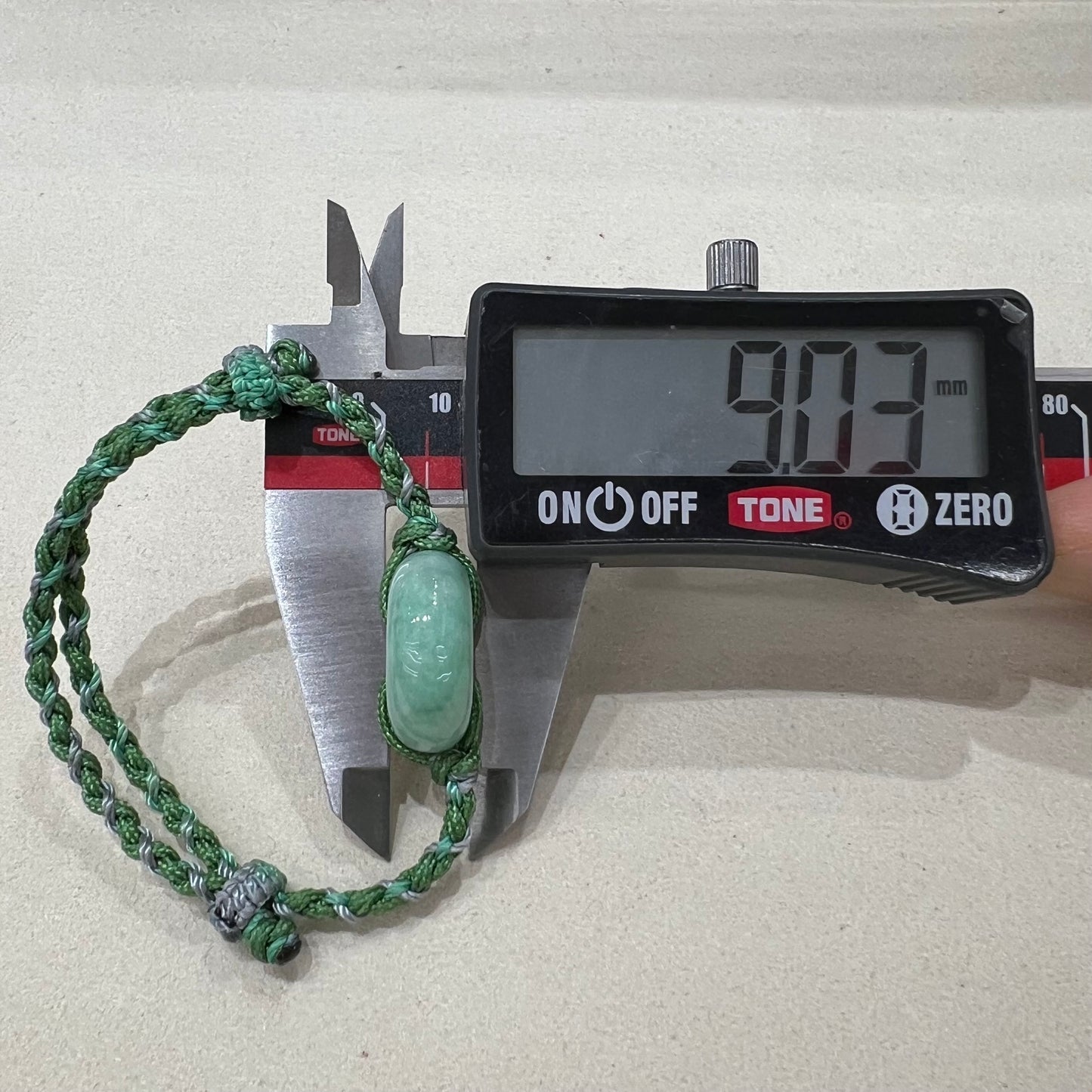 C25991209 天然緬甸翡翠 · 翠綠平安扣