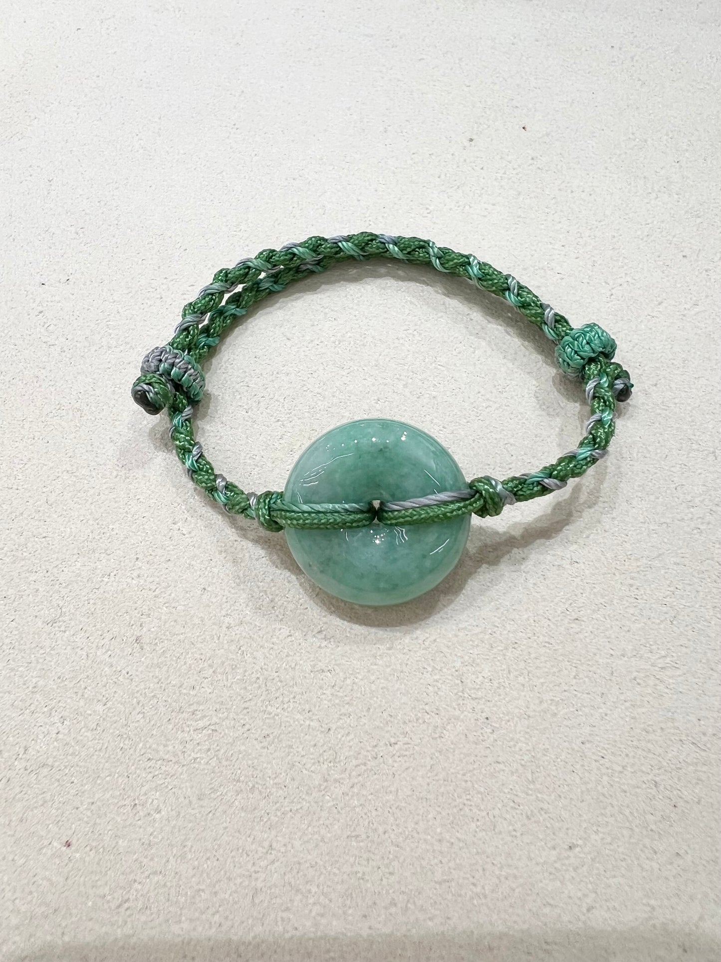 C25991209 天然緬甸翡翠 · 翠綠平安扣