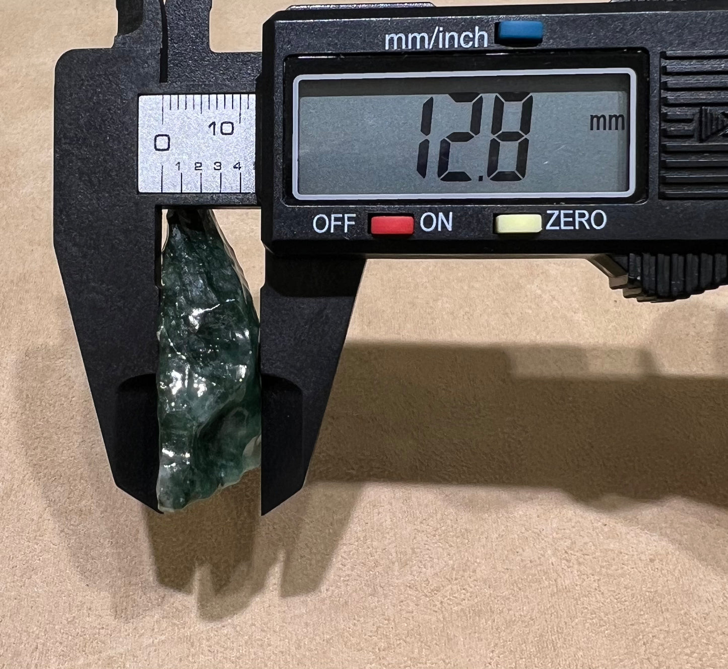 天然緬甸玉石不定形「平安無事」