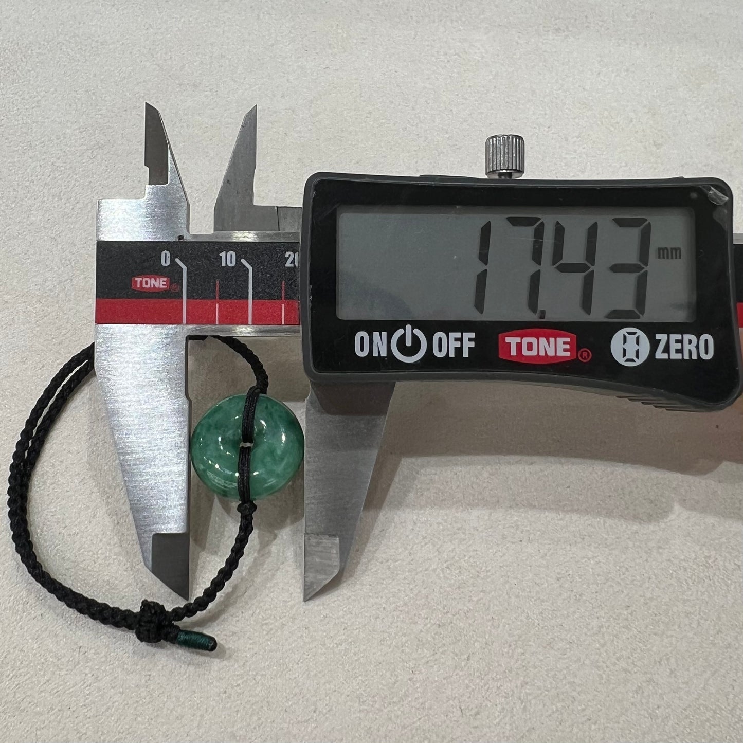 C25941345 天然緬甸翡翠翠綠平安扣