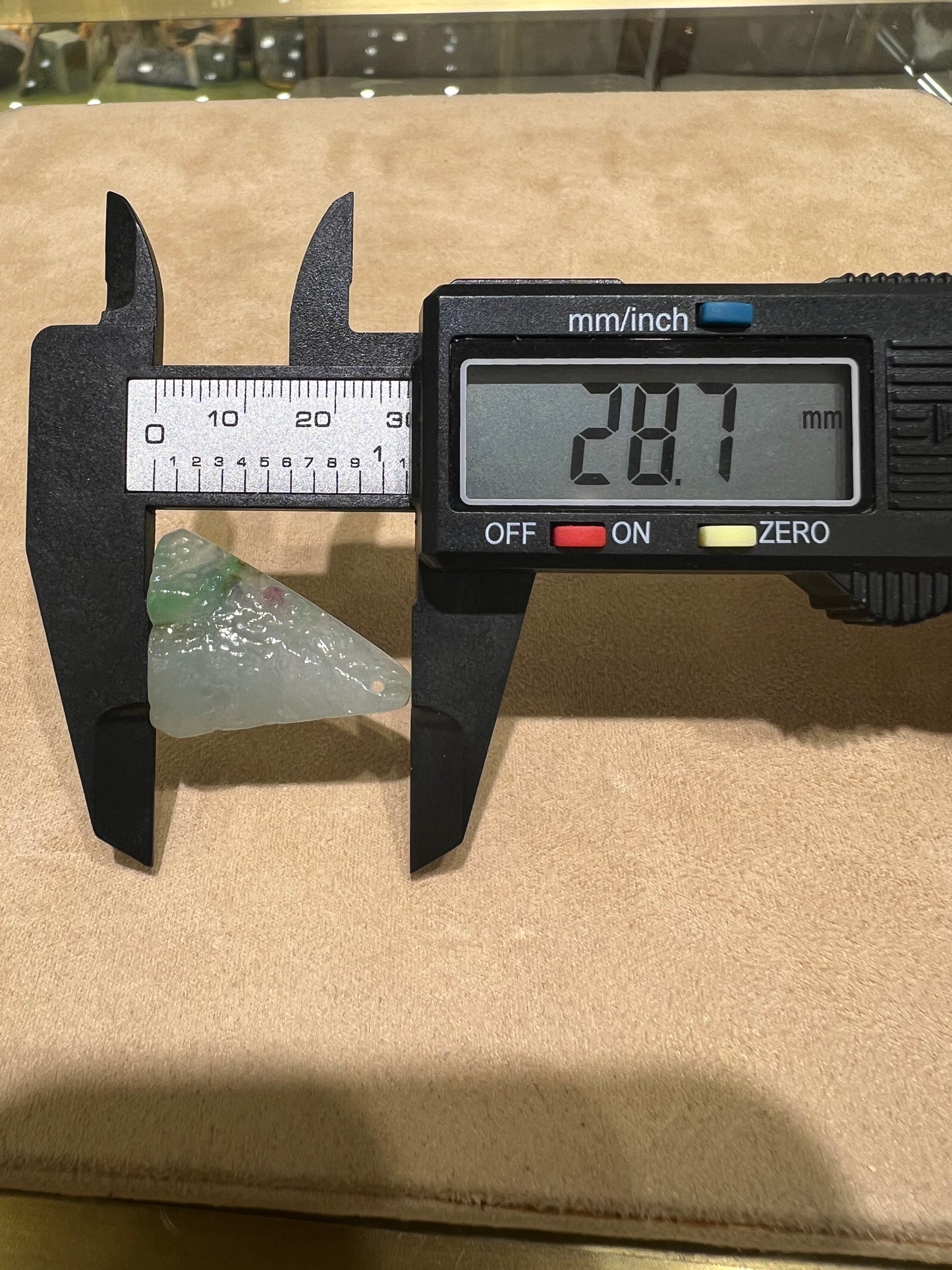 天然緬甸玉石不定形「平安無事」