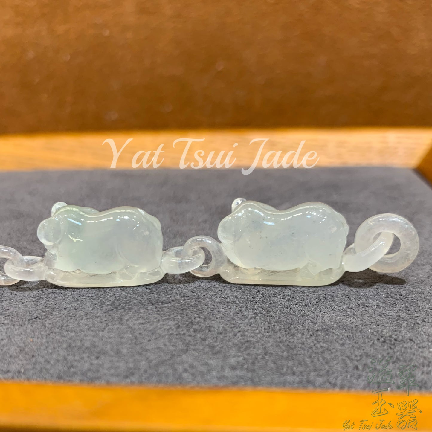 天然緬甸玉石(高冰水洋色豬家族)A221017330