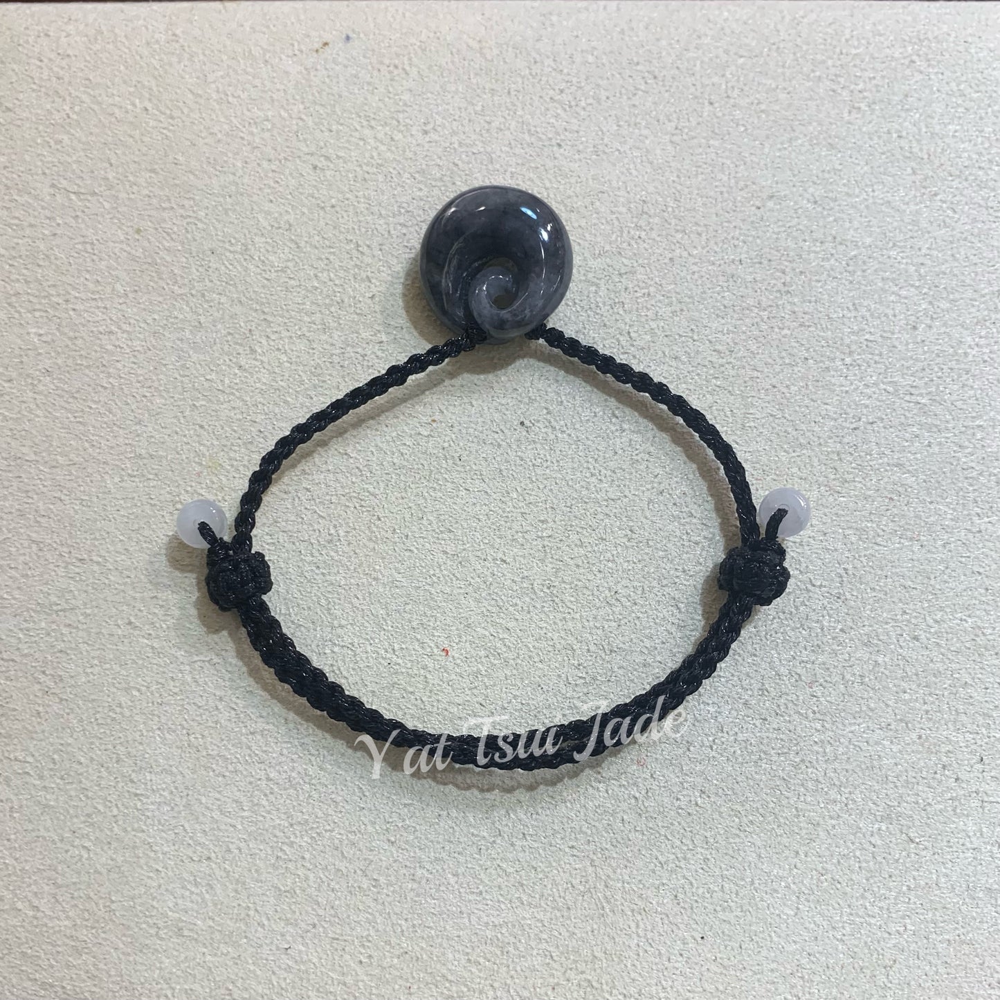 ✨天然緬甸翡翠「墨玉烏雞種圓圓玉螺」配溢翠平安扣手繩系列✨