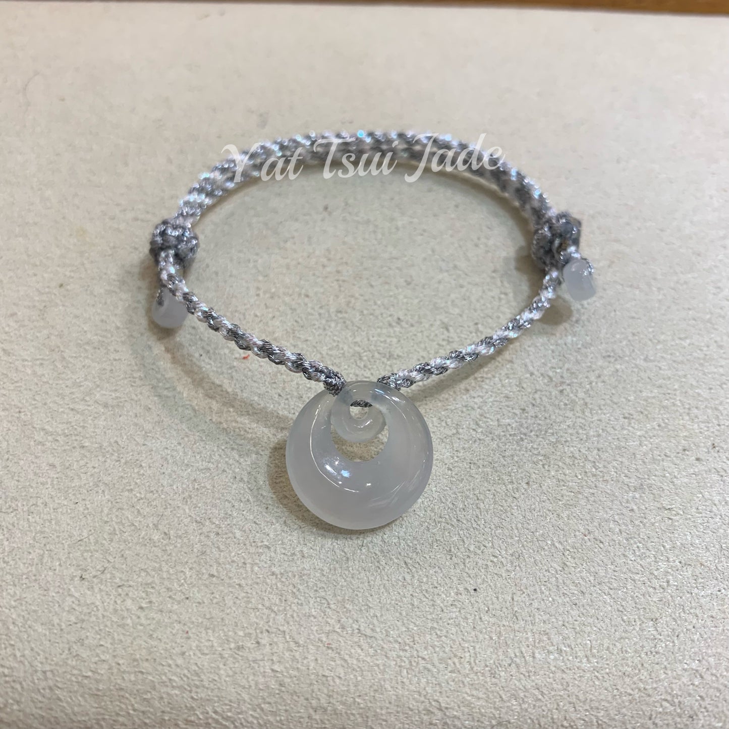 ✨天然緬甸「高冰白翡翠圓圓玉螺」配溢翠平安扣手繩系列✨