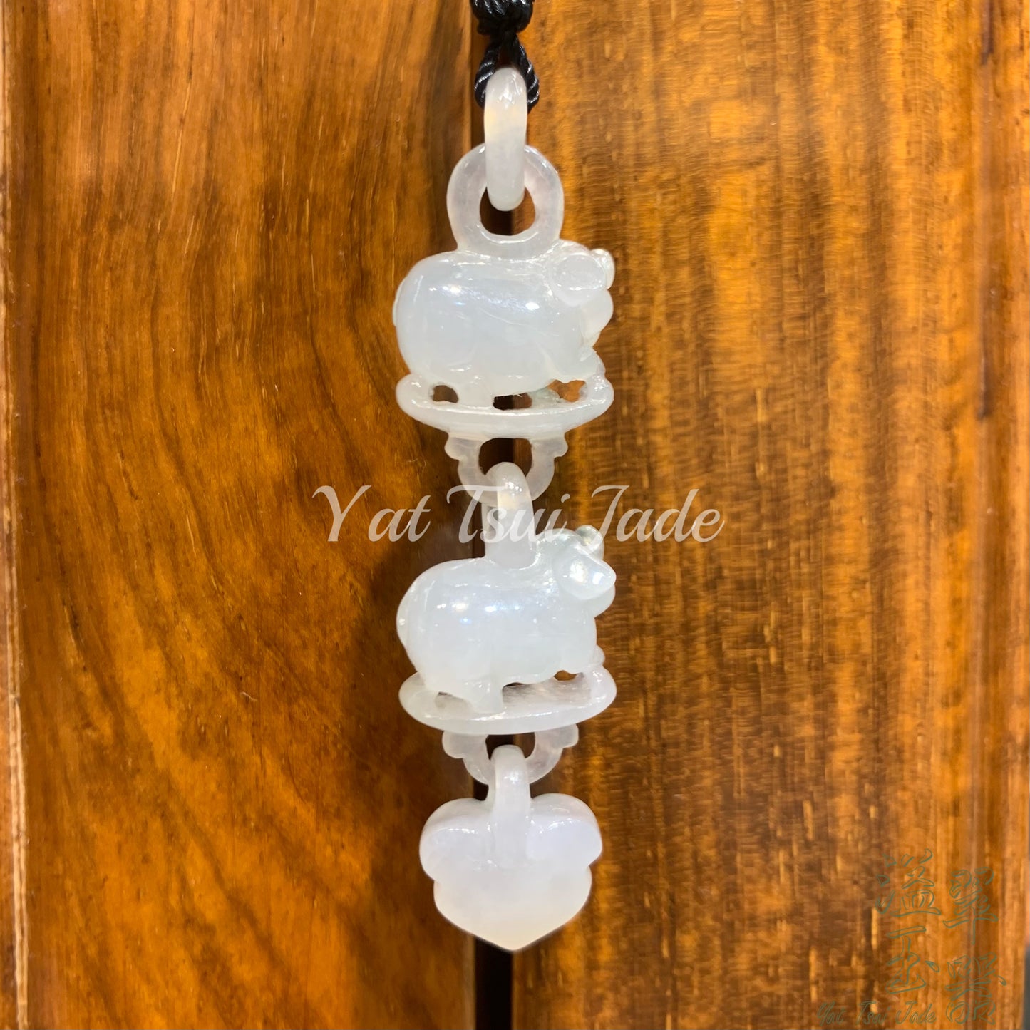 天然緬甸翡翠(豬家族)A221012355