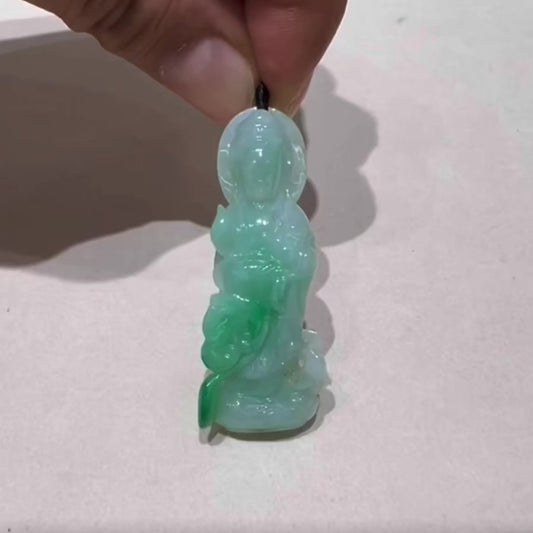 靜守心香，綠意守護｜天然緬甸翡翠 幼潔翠綠如意觀音25105443